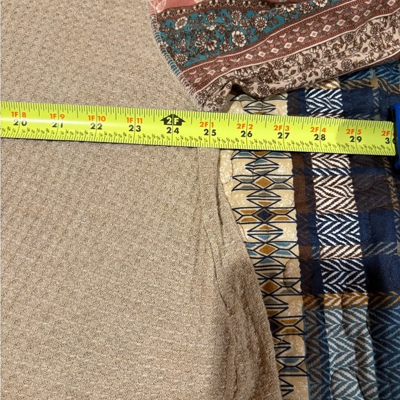 Blue Pepper long-sleeved beige waffle-knit shirt patterned sleeves tie at hem LG - Picture 5 of 9